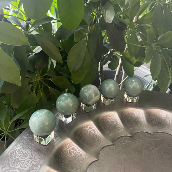 (One) Green Aventurine Sphere - Picture 1 of 3
